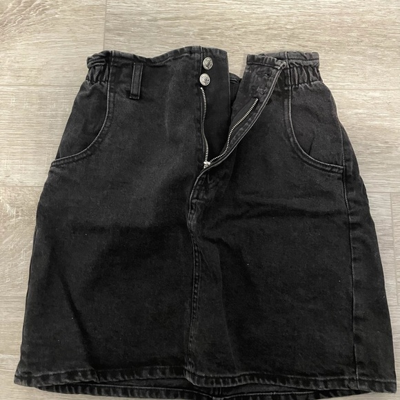 Mango Black Skirt - Picture 3 of 4